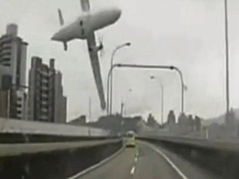 31 dead following TransAsia Airways plane crash