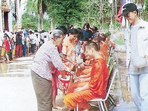 Culture: Sawasdee Pee Mai Phuket!