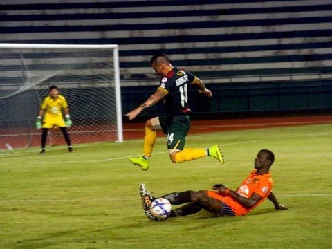 Phuket roused by Surat FCs Roosters in friendly