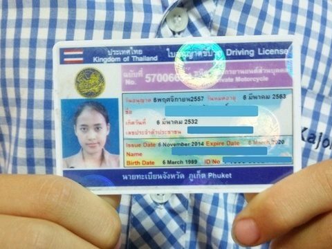 Rumours that old paper driving licences are soon to be obsolote quashed