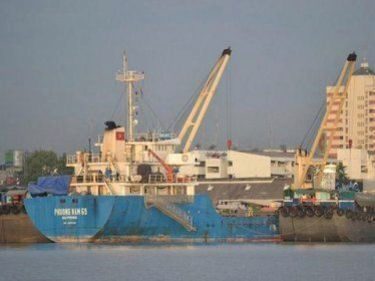 Phuket Captain Jumps to Safety as Cargo Ship Sinks Fishing Trawler